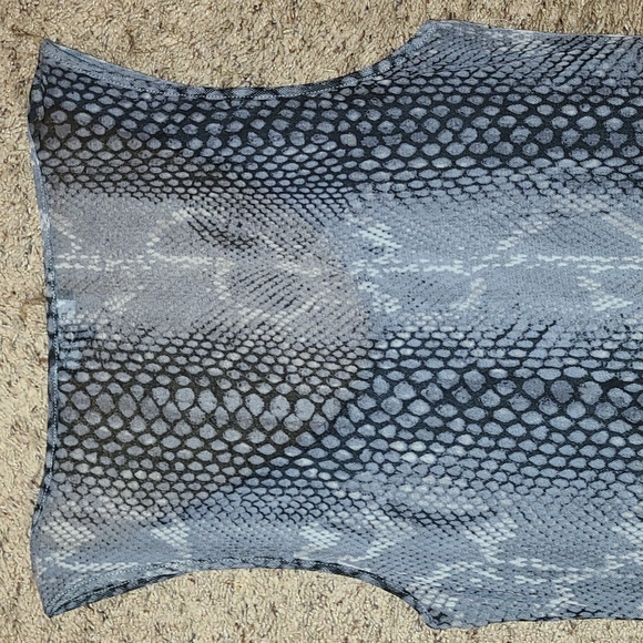 Express Snakeskin Print Sleeveless Ruffle Tank - Picture 7 of 8